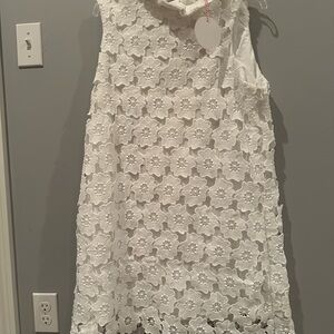 Beautiful lace white dress! Large. NWT
